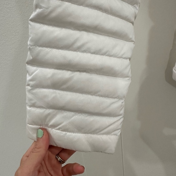 Under Armour puffy winter jacket - Picture 2 of 8